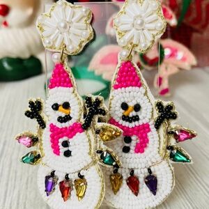5/25 ❤️ Christmas Holiday Snowman Beaded Dangle Boutique Earrings